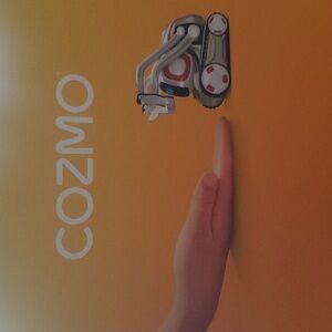 COZMO Tomy Anki robot